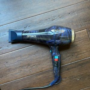 Amika Hairdryer